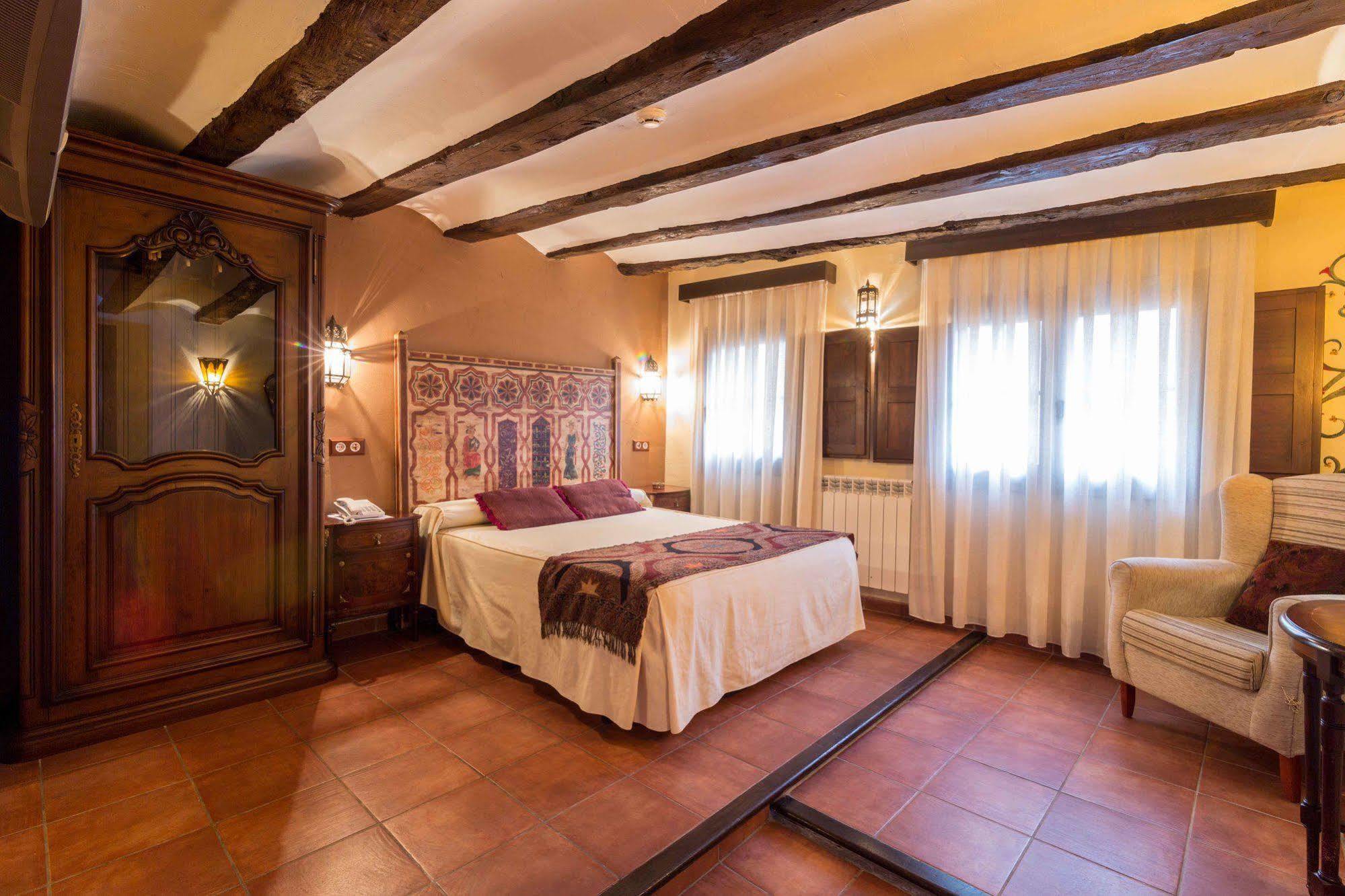 Hotel La Realda Хеа-де-Альбаррасін Екстер'єр фото